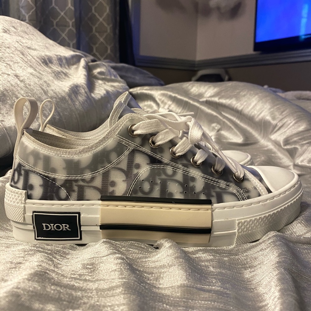 b23 mens 6 womens 7.5 dior lowtop sneaker